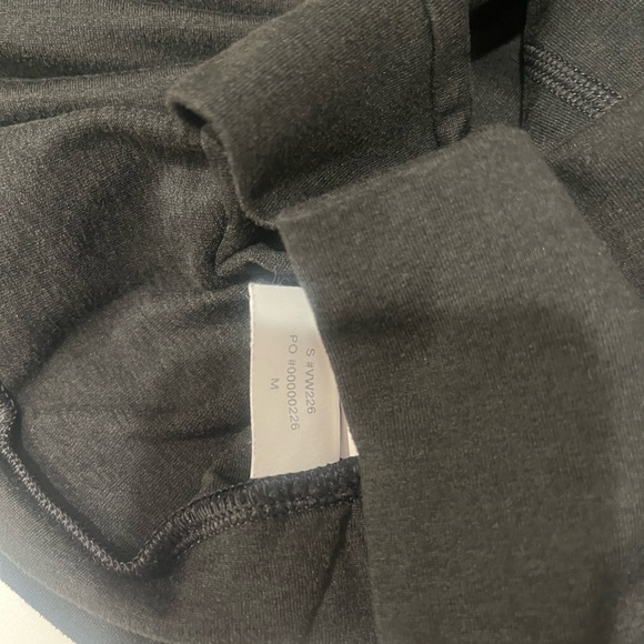 VUORI  HALO ESSENTIAL HODDIE IN BLACK HEATHER SIZE M - Picture 6 of 6